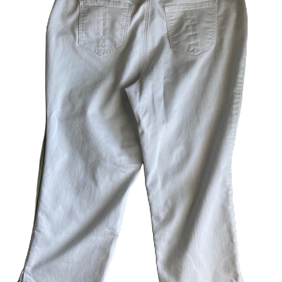 CATO: Women Capri Pants - Picture 3 of 3